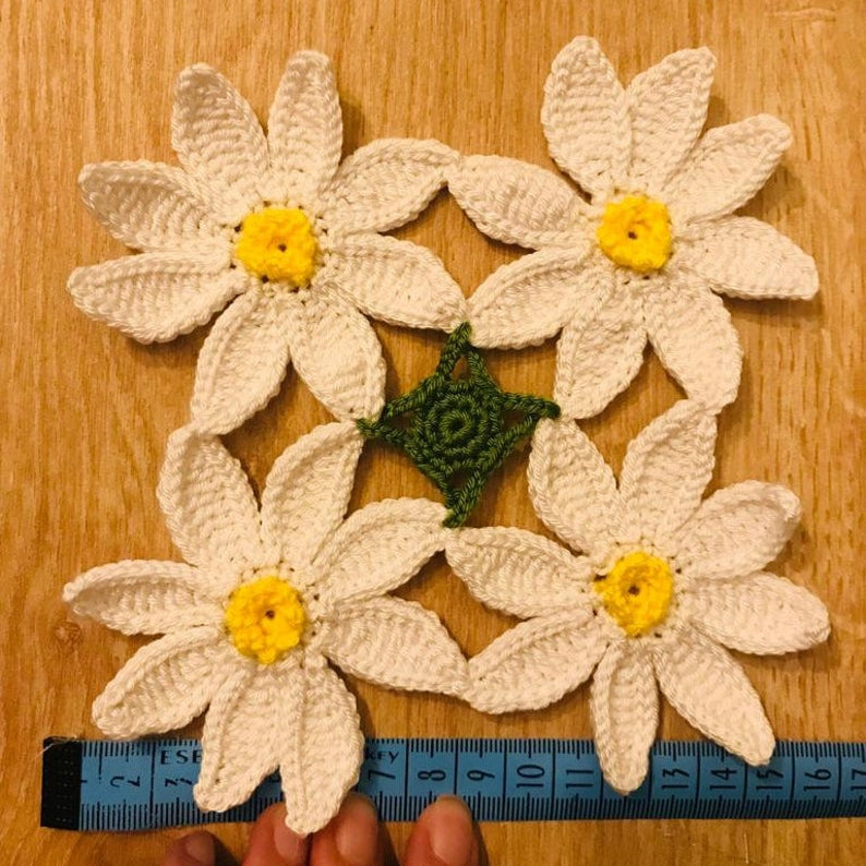 Crochet Daisy Flower Pattern